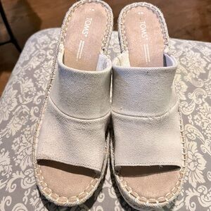 TOMS wedges size 9